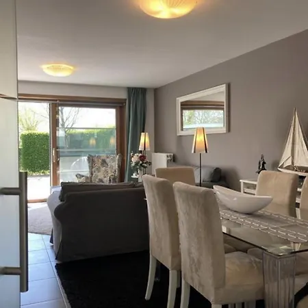 Klassiek Stijlvol Vakantiehuisje Met Parkeerplaats In Casa de Férias *